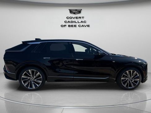 New 2026 Cadillac Lyriq Signature Luxury image 11