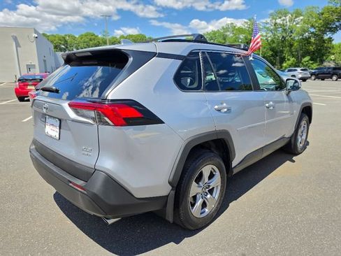 Used 2022 Toyota RAV4 XLE w/ Convenience Package AWD/4WD image 7