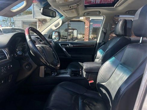 Used 2016 Lexus GX 460 w/ Premium Package image 9