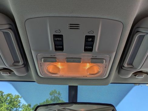 Used 2015 Toyota RAV4 XLE FWD image 22
