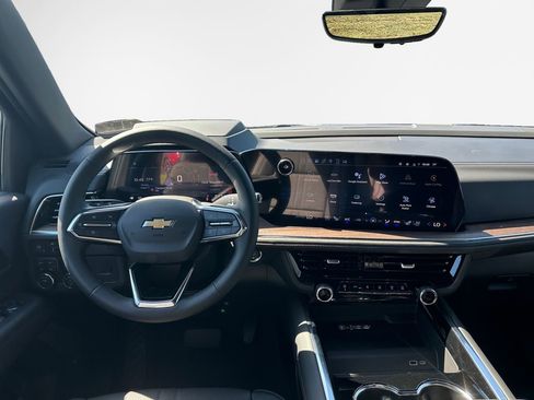 New 2025 Chevrolet Suburban High Country AWD/4WD image 21