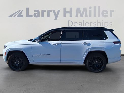 New 2026 Jeep Grand Cherokee L Summit w/ Obsidian Package AWD/4WD image 2