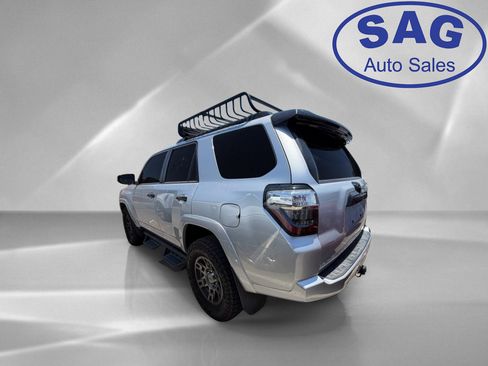 Used 2020 Toyota 4Runner Venture w/ Moonroof Package AWD/4WD image 4