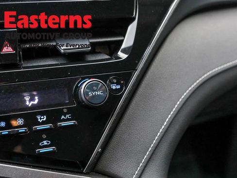 Used 2024 Toyota Camry SE image 21