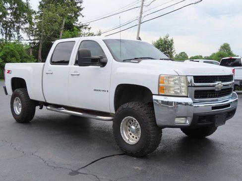 Used 2008 Chevrolet Silverado 2500 LTZ w/ Suspension Package, Off-Road AWD/4WD image 8