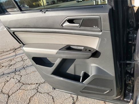 Certified 2023 Volkswagen Atlas SEL Premium image 13