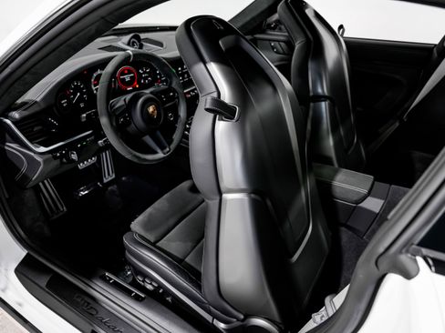 Used 2024 Porsche 911 Dakar image 27