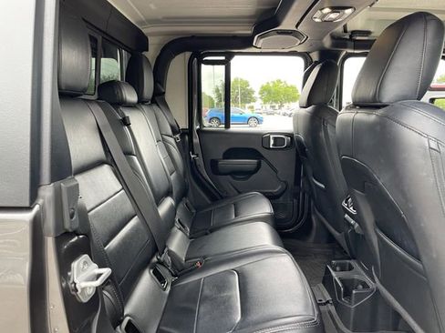 Used 2023 Jeep Gladiator Sport image 28