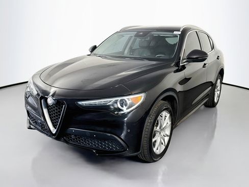 Used 2018 Alfa Romeo Stelvio Ti AWD/4WD image 4