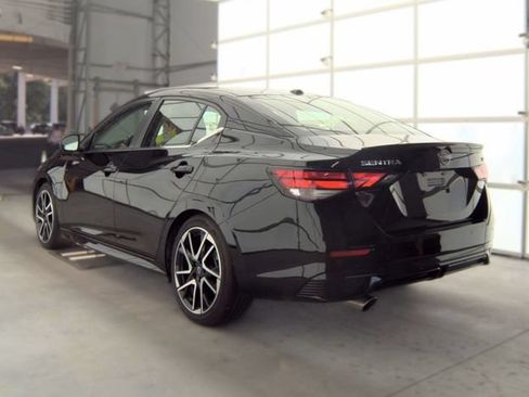 Used 2025 Nissan Sentra SR w/ SR Premium Package FWD image 3
