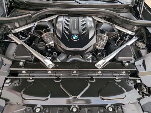 Used 2022 BMW X5 M50i w/ Executive Package image 26