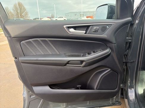 Used 2021 Ford Edge ST image 15