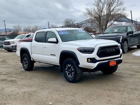 Used 2023 Toyota Tacoma TRD Off-Road w/ Technology Package image 7