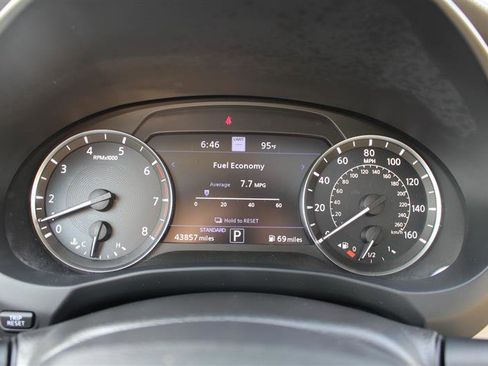 Used 2022 INFINITI QX50 Sensory image 17