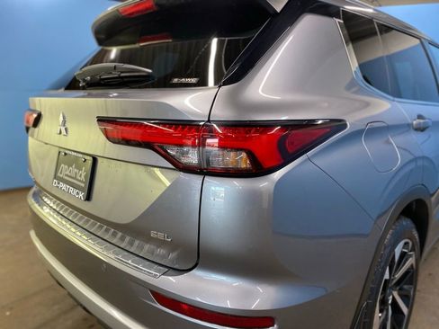 Used 2023 Mitsubishi Outlander SEL image 12