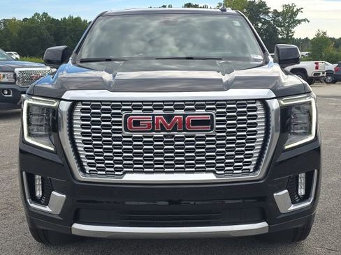 Used 2022 GMC Yukon XL Denali image 8