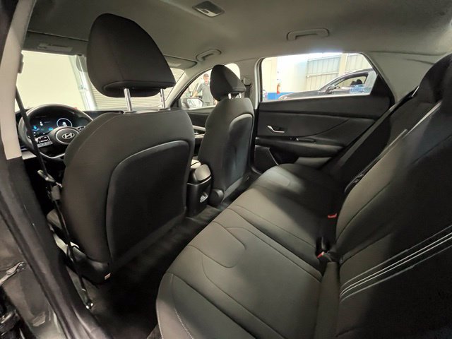 Used 2024 Hyundai Elantra SEL FWD image 15