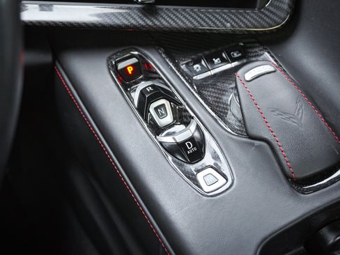 Used 2024 Chevrolet Corvette Z06 RWD image 25
