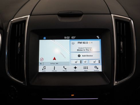 Used 2017 Ford Edge Titanium w/ Technology Package AWD/4WD image 15