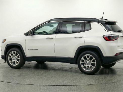 Used 2025 Jeep Compass Limited image 5