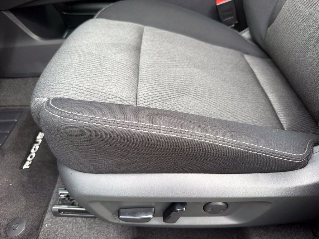 Used 2026 Nissan Rogue SV w/ Cold Weather Package AWD/4WD image 22