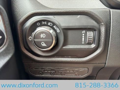 Used 2025 Jeep Gladiator Sport AWD/4WD image 18