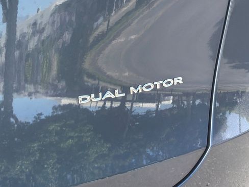 Used 2023 Tesla Model Y AWD image 37