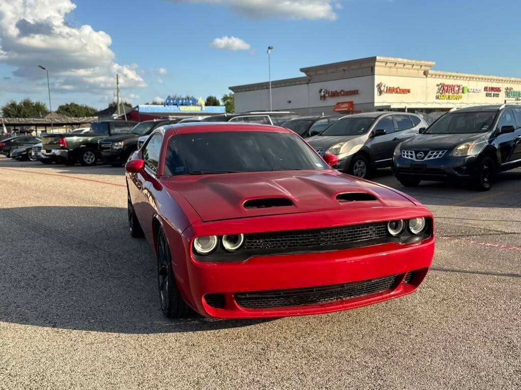Used 2017 Dodge Challenger R/T Scat Pack w/ Leather Interior Group RWD image 6