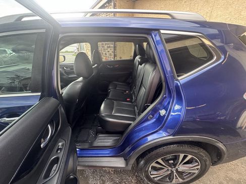 Used 2018 Nissan Rogue SL image 18