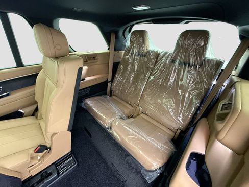New 2026 Land Rover Range Rover Long Wheelbase SE AWD/4WD image 22