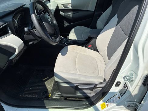 Used 2020 Toyota Corolla LE FWD image 19