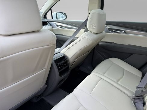 Used 2025 Cadillac XT5 Premium Luxury FWD image 16