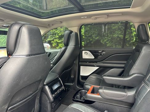 Used 2020 Lincoln Aviator Reserve w/ Equipment Group 201A AWD/4WD image 10