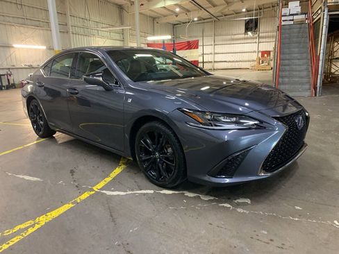 Used 2022 Lexus ES 300h F Sport image 7