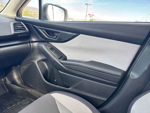 Used 2021 Subaru Crosstrek 2.0i Premium w/ Moonroof Package AWD/4WD image 12