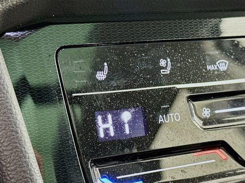 Used 2025 Volkswagen Taos SEL w/ Black Wheel Plus Package image 21