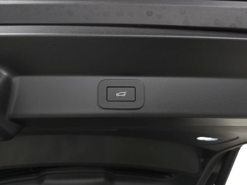 Used 2026 Land Rover Range Rover Sport Dynamic SE AWD/4WD image 8