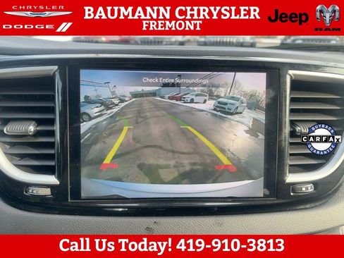 Used 2024 Chrysler Pacifica Touring-L image 23