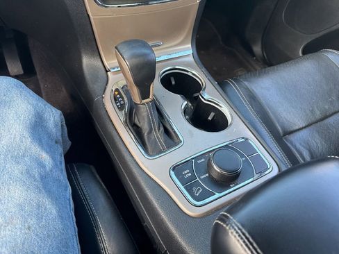 Used 2017 Jeep Grand Cherokee Limited w/ Luxury Group II image 21