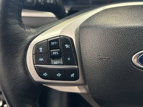 Used 2023 Ford Explorer XLT w/ Equipment Group 202A AWD/4WD image 35
