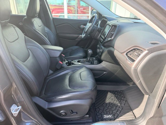 Used 2019 Jeep Cherokee Limited w/ Luxury Group AWD/4WD image 14