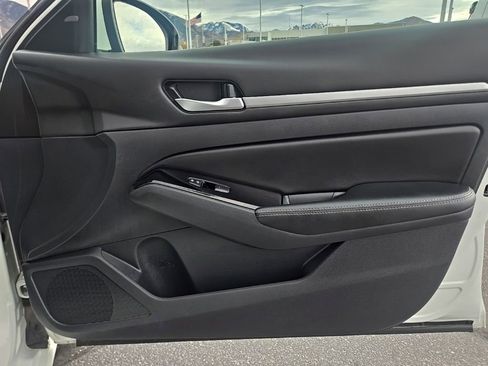 Used 2023 Nissan Altima 2.5 SV image 29