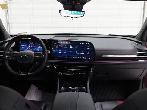 Used 2025 Chevrolet Traverse RS w/ LPO, Floor Liner Package FWD image 33