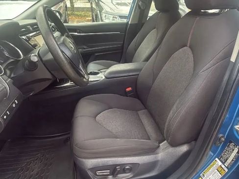 Used 2019 Toyota Camry LE image 13