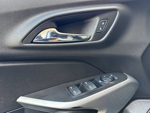 Used 2024 Chevrolet Trax LS w/ LS Convenience Package FWD image 12