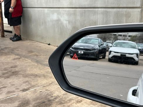 Used 2025 Kia K4 LXS image 19