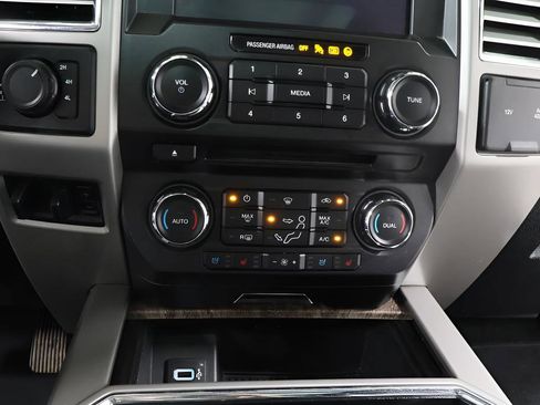 Used 2017 Ford F350 Lariat w/ Lariat Ultimate Package AWD/4WD image 11