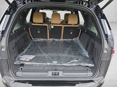 New 2026 Land Rover Discovery Dynamic SE AWD/4WD image 12