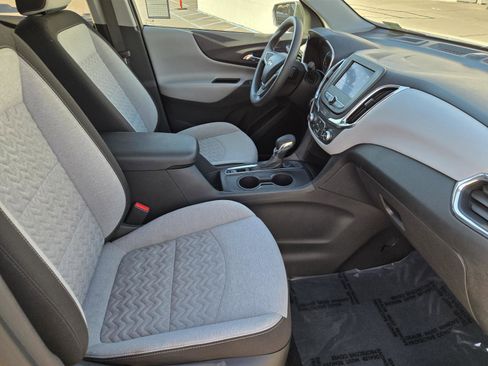Used 2023 Chevrolet Equinox LS w/ LS Convenience Package image 32
