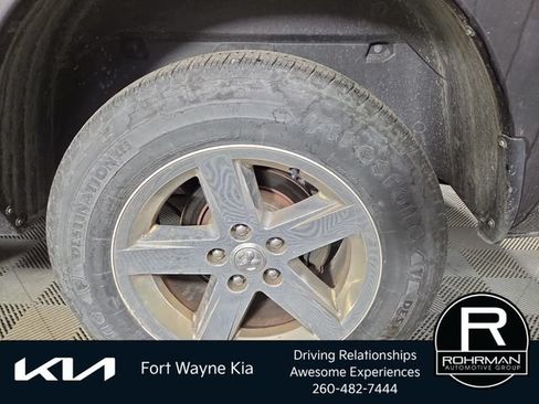 Used 2017 RAM 1500 Express RWD image 11